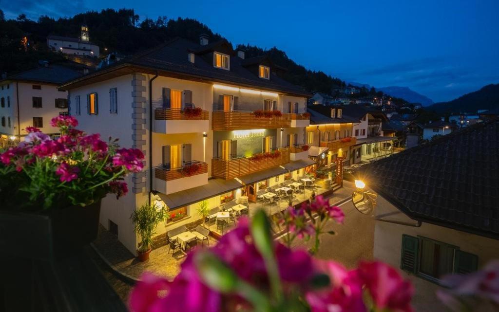 Hotel Italia Castello-Molina di Fiemme Eksteriør billede