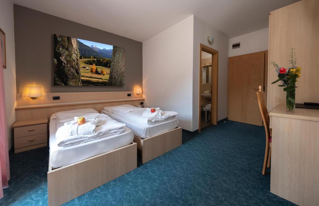 Hotel Italia Castello-Molina di Fiemme Eksteriør billede