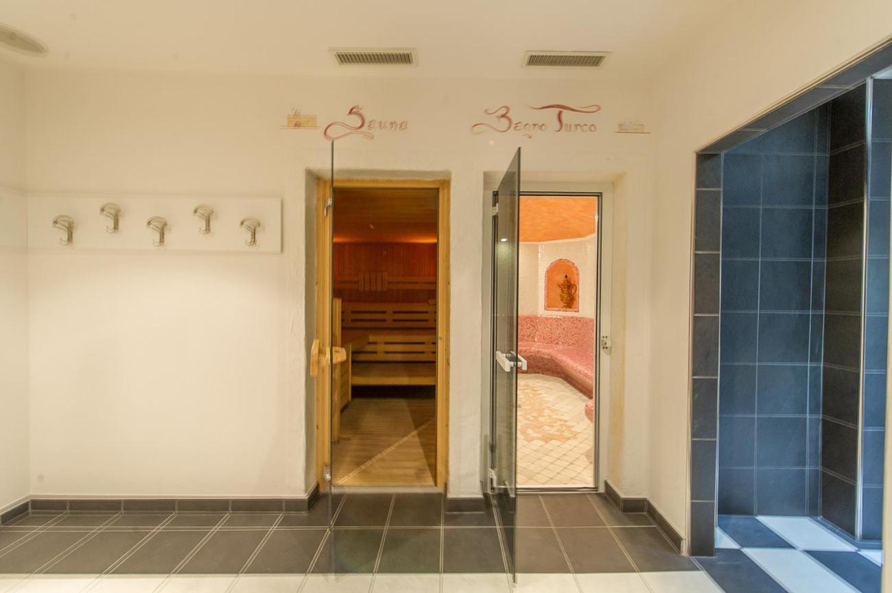 Hotel Italia Castello-Molina di Fiemme Eksteriør billede